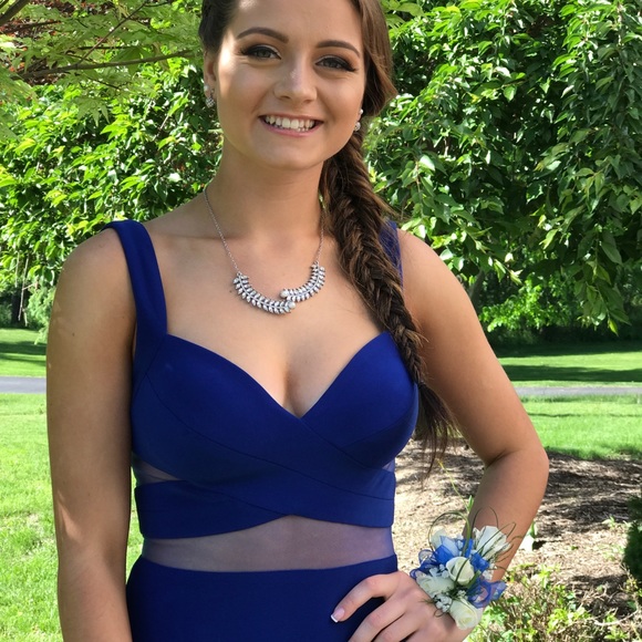 Size 0 dress - Picture 3 of 3